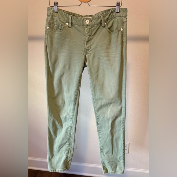 BCBGeneration Denim - BCBGeneration Women’s Light Green Straight Leg Lightweight Pants Size 28